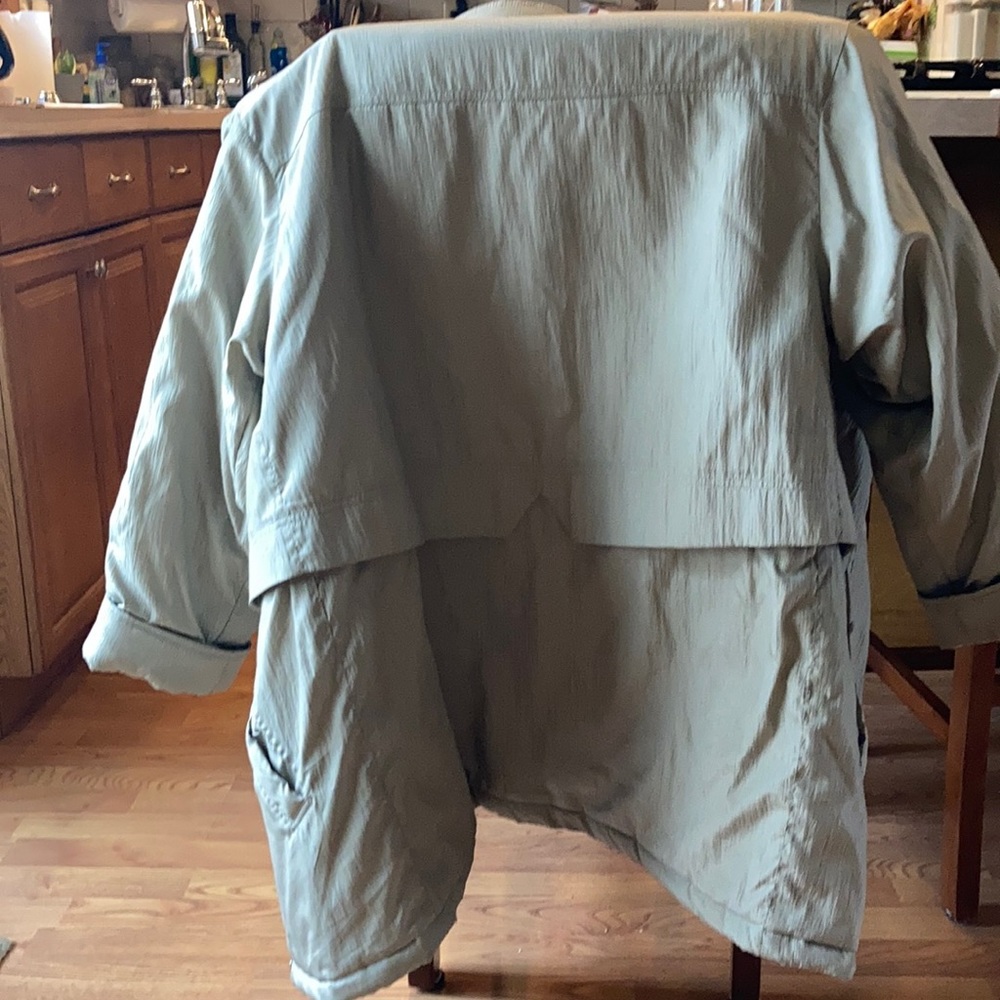 Woman’s winter jacket - Picture 3 of 6